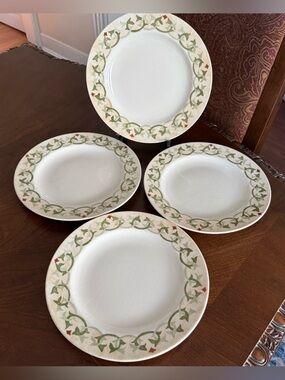 Set of 4 Vintage Pier 1 Sabel Ironstone Ivory Green Scrolls 10.25” Dinner Plates